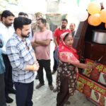 कबाड़ बनी एंबुलेंस से बनेगा रोजगार: रामपुर में 8 पुरानी एंबुलेंस बनीं मोबाइल दुकानें, गरीब रेहड़ी-पटरी वालों को मिला स्थायी ठिकाना