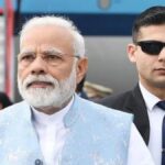 PM मोदी एयरपोर्ट पर 45 मिनट क्यों रुके रहे? वजह जानकर NEET अभ्यर्थी भी रह जाएंगे हैरान!