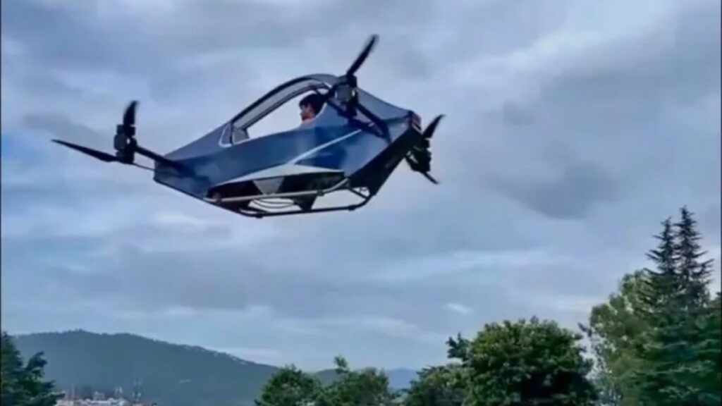 पिता मोटर मैकेनिक, साइंस की पढ़ाई नहीं… फिर भी बना दी उड़ने वाली कार! 200 KM की रफ्तार का दावा, देखें क्या है खास