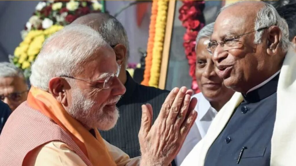 ‘भाई साहब, आप थोड़े बदल गए हैं…’, जब प्रियंका गांधी का हाल पूछ रहे थे PM मोदी, खरगे की बात पर मुस्कुरा दिए प्रधानमंत्री