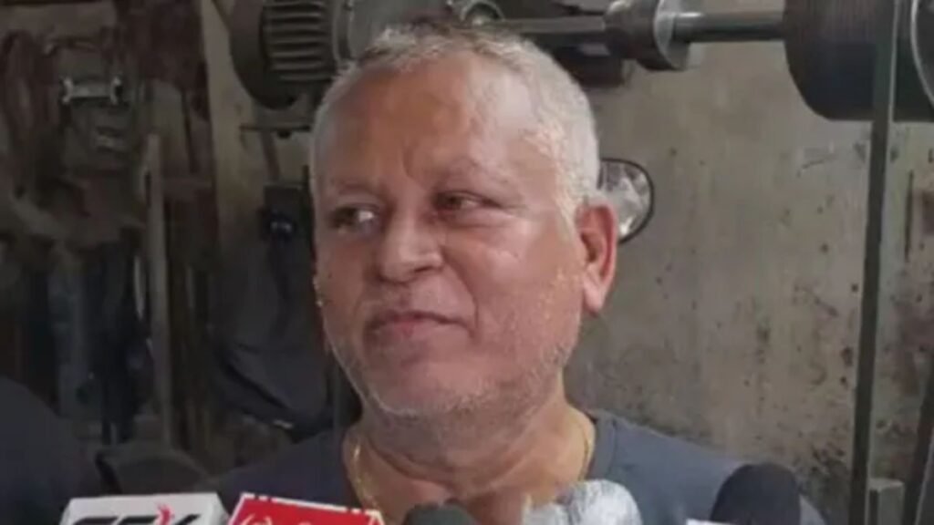 ₹15 हजार कमाने वाले दर्जी को ₹975 करोड़ का टैक्स नोटिस! बिना गुजरात गए बन गया डायमंड कंपनियों का डायरेक्टर, खुला बड़ा फर्जीवाड़ा