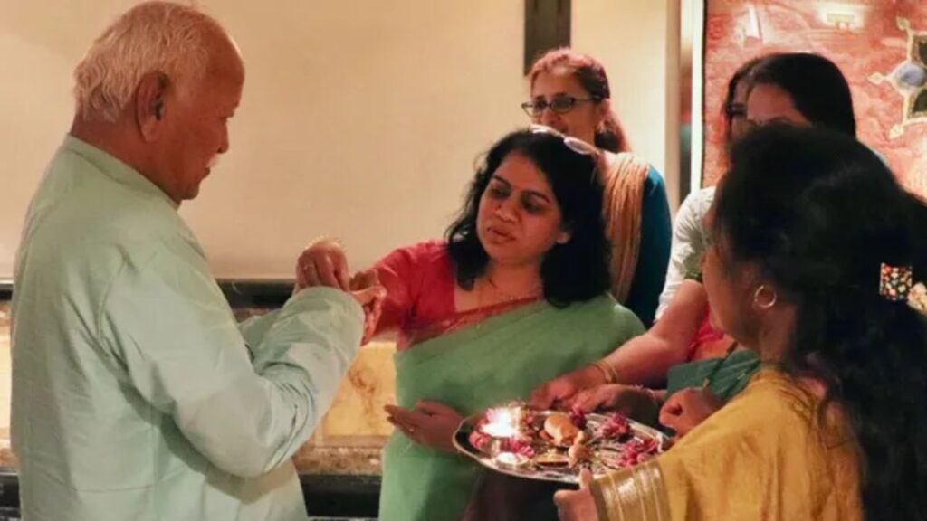 मोहन भागवत पहुंचे न्यूयॉर्क, 5000 स्वयंसेवकों को करेंगे संबोधित; RSS के शताब्दी वर्ष में 3 देशों का दौरा