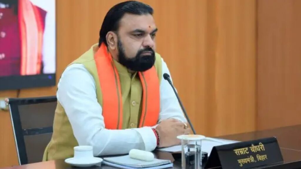 बिहार में CM सम्राट चौधरी के बड़े ऐलान, स्कूल-कॉलेजों के बाहर तैनात होंगी 5000 ‘पुलिस दीदियां’; युवाओं के लिए 1 करोड़ रोजगार का लक्ष्य