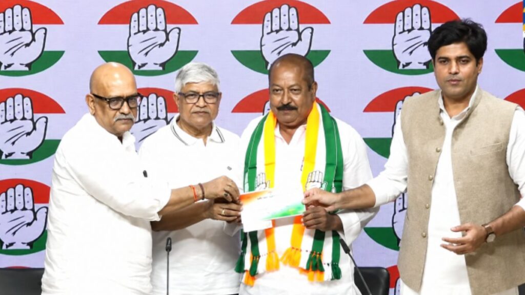 UP चुनाव से पहले ओवैसी को बड़ा झटका! AIMIM के पुराने चेहरे आसिम वकार ने थामा कांग्रेस का हाथ, बोले- ‘ओवैसी विपक्ष से लड़ रहे…’