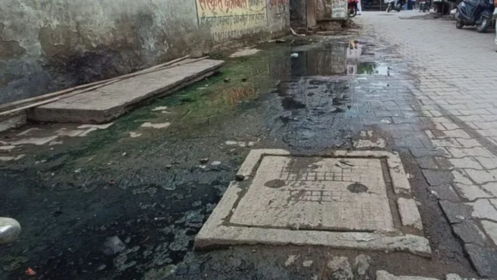 बांकेबिहारी मंदिर क्षेत्र की सीवर समस्या पर बड़ा कदम, 8.50 लाख लोगों को मिलेगी राहत की उम्मीद; 240 करोड़ की DPR तैयार करने के निर्देश