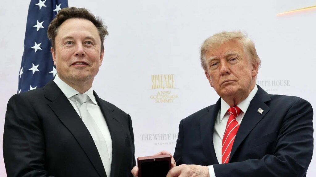 एलन मस्क नहीं लड़ सकते अमेरिकी राष्ट्रपति चुनाव, फिर हर बच्चे को SpaceX का शेयर देने का ऐलान क्यों?